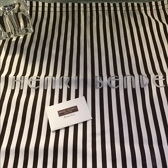 SOLD!! Henri Bendel West 57th Carryall Satchel - Picture 8 of 8